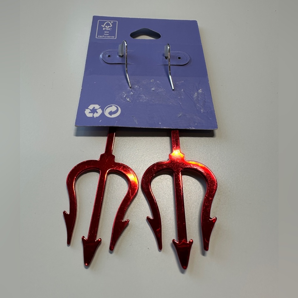 Claire's Sparkling Red Metal Pitchfork Trident Drop Earrings - Halloween 🎃 - Picture 2 of 3